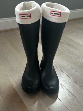 Hunter Black Tall Rain Boots with Cream Fleece Cuffs